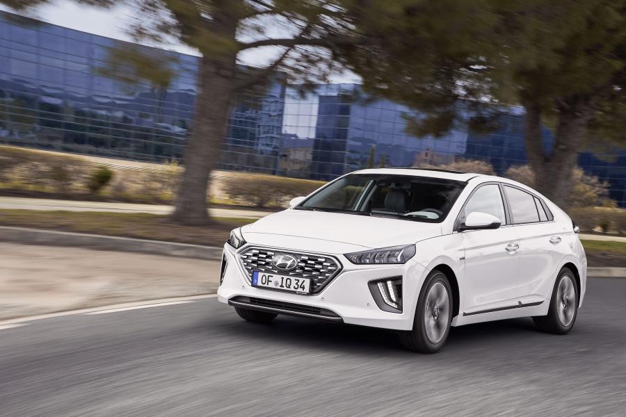  Hyundai IONIQ hybrid (AE) 2019 года  (WW) (фото 5 из 42)